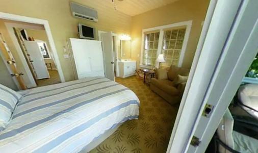 Frances Street Bottle Inn - 1