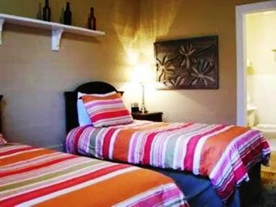 Frances Street Bottle Inn - 9