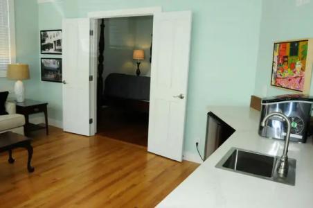 Frances Street Bottle Inn - 70