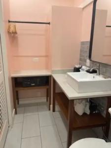 Frances Street Bottle Inn - 54