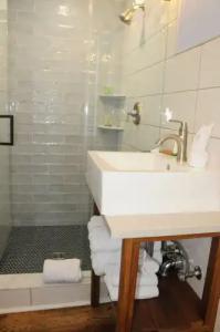 Frances Street Bottle Inn - 42