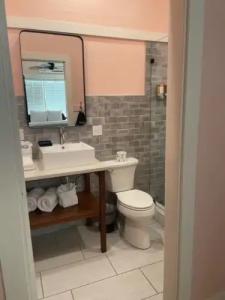 Frances Street Bottle Inn - 56