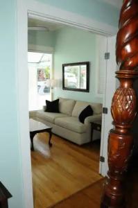 Frances Street Bottle Inn - 68