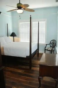 Frances Street Bottle Inn - 49