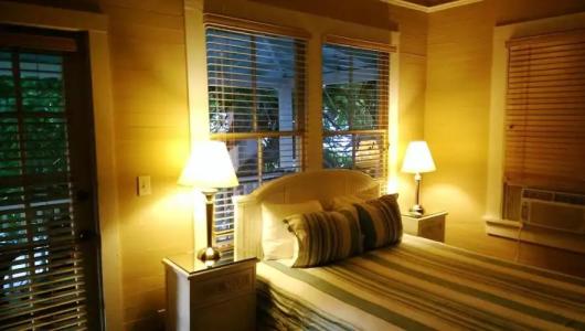 Frances Street Bottle Inn - 6