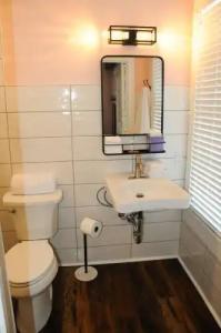 Frances Street Bottle Inn - 18