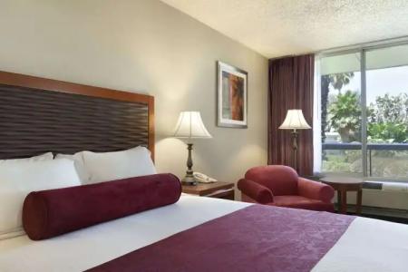 Ramada by Wyndham Sunnyvale/Silicon Valley - 16