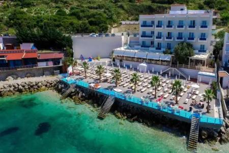 Coral & Resort - 8