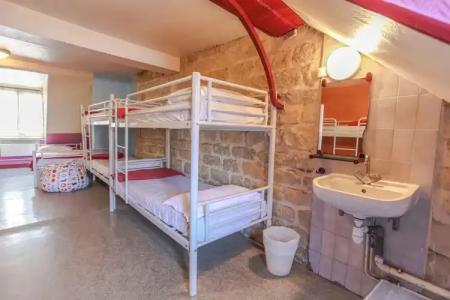 Young and Happy Latin Quarter by Hiphophostels - 7