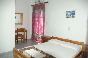 Youth Hostel Anna, Perissa