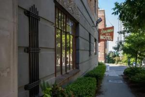 The Baroness Hotel, Seattle