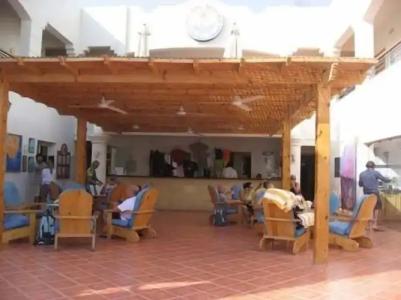 Holiday Service College & Diving - 17