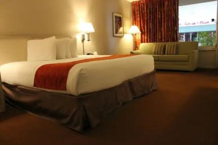 Ramada by Wyndham Kissimmee Gateway - 53