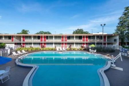 Ramada by Wyndham Kissimmee Gateway - 16