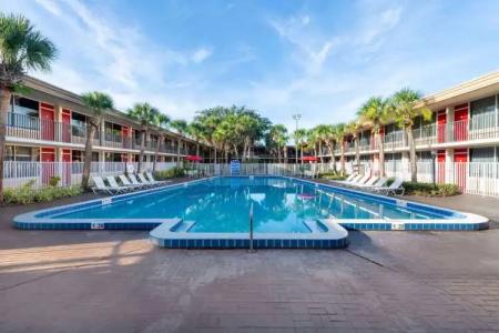 Ramada by Wyndham Kissimmee Gateway - 15