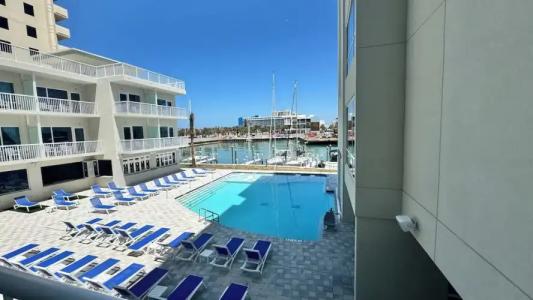 ChartHouse Clearwater Beach Marina - 37