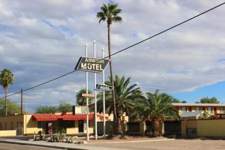 Amazon Motel - 15
