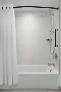 Marina del Rey Marriott - 69