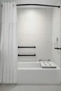 Marina del Rey Marriott - 52