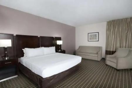 Clarion Inn & Suites Miami International Airport - 42