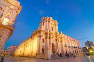 B&B Apollo, Syracuse