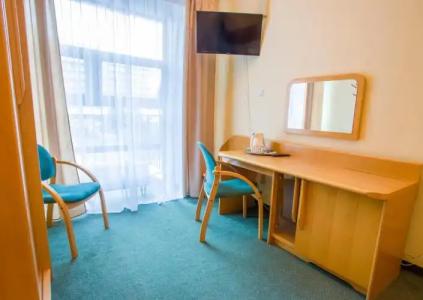 Farys - centrum Krynicy na wzgórzu wśród ciszy ze wspaniałymi tarasami widokowymi, sauna, jacuzzi, siłownia, prywatny parking za darmo dla naszych Gości - 49