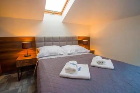 Farys - centrum Krynicy na wzgórzu wśród ciszy ze wspaniałymi tarasami widokowymi, sauna, jacuzzi, siłownia, prywatny parking za darmo dla naszych Gości - 53