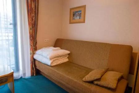 Farys - centrum Krynicy na wzgórzu wśród ciszy ze wspaniałymi tarasami widokowymi, sauna, jacuzzi, siłownia, prywatny parking za darmo dla naszych Gości - 31