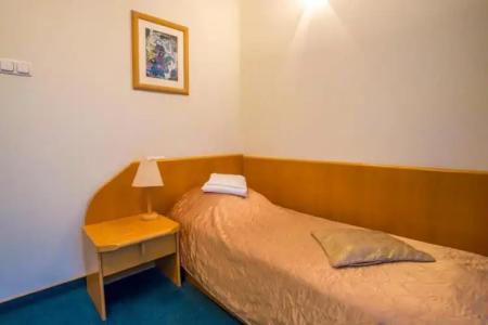 Farys - centrum Krynicy na wzgórzu wśród ciszy ze wspaniałymi tarasami widokowymi, sauna, jacuzzi, siłownia, prywatny parking za darmo dla naszych Gości - 35