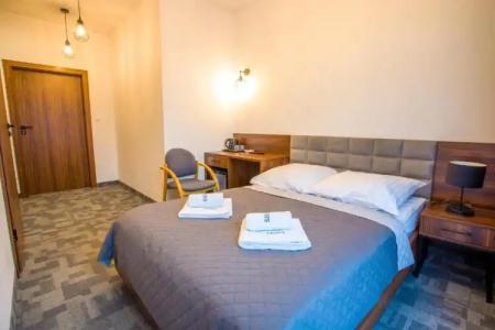 Farys - centrum Krynicy na wzgórzu wśród ciszy ze wspaniałymi tarasami widokowymi, sauna, jacuzzi, siłownia, prywatny parking za darmo dla naszych Gości - 58