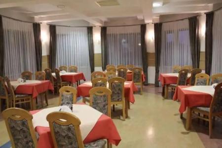 Farys - centrum Krynicy na wzgórzu wśród ciszy ze wspaniałymi tarasami widokowymi, sauna, jacuzzi, siłownia, prywatny parking za darmo dla naszych Gości - 23