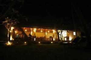 Blue Beach Hotel, Wadduwa