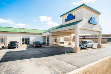 OYO Oklahoma City South I-35 and SE 29th - 18