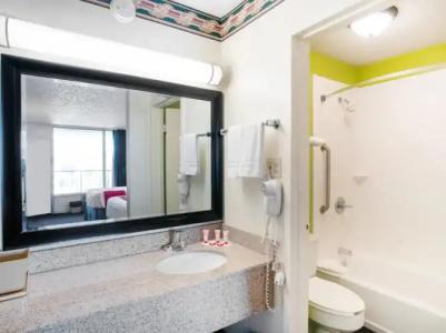 OYO Oklahoma City South I-35 and SE 29th - 30