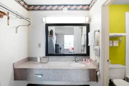 OYO Oklahoma City South I-35 and SE 29th - 31