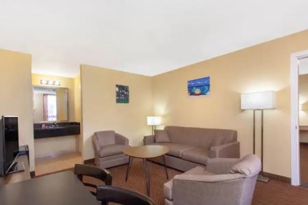 Grand Orlando at Universal Blvd - Shuttle to Theme Parks - 49