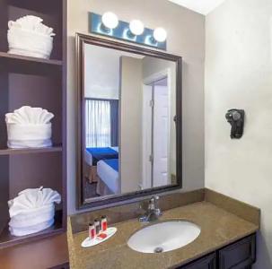 Grand Orlando at Universal Blvd - Shuttle to Theme Parks - 38