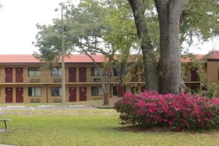 Travelodge Suites East Gate Orange - 14