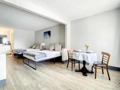 Travelodge Suites East Gate Orange - 51