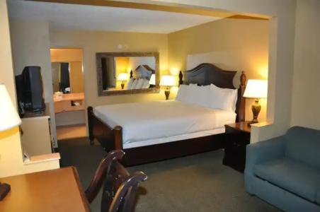 Travelodge Suites East Gate Orange - 28