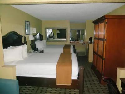 Travelodge Suites East Gate Orange - 31