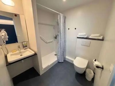 Sure by Best Western Annecy - 83