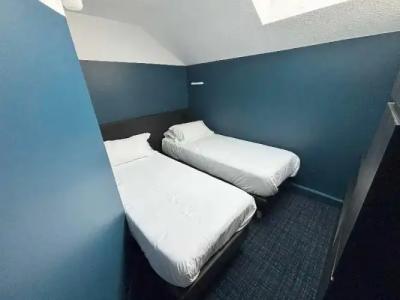 Sure by Best Western Annecy - 77