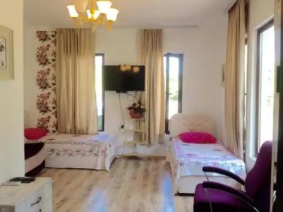 Batumi Wonderland Guest House - 61