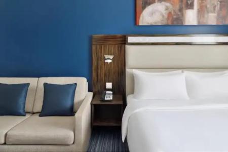  Holiday Inn Express Dubai - Safa Park, an IHG - 101