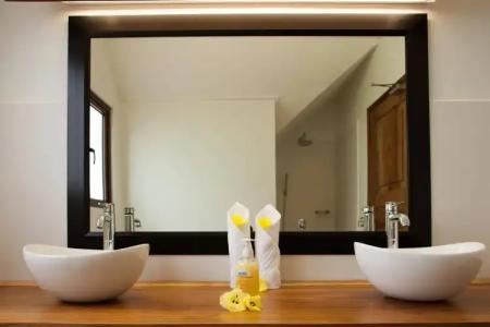 L'Hirondelle Self Catering Guest House - 7