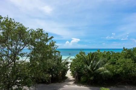 L'Hirondelle Self Catering Guest House - 41