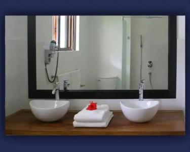 L'Hirondelle Self Catering Guest House - 17