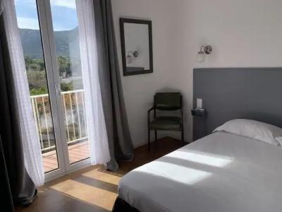 Hôtel Les Arbousiers - 39