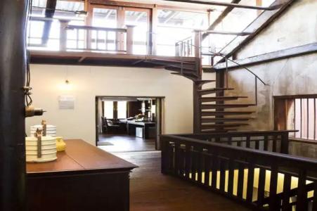 Baan Luang Rajamaitri Historic Inn - 11